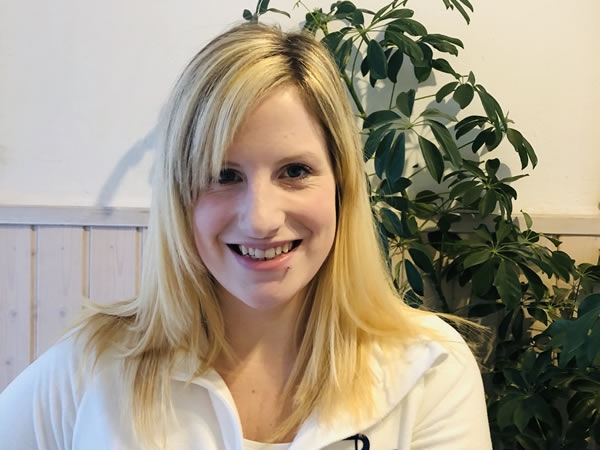 Tierarzt Dr. Ulrike Häusler-Naumburger - Ihre Tierärztin für Pferde und Kleintiere 