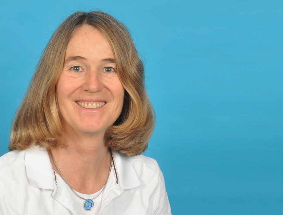 Tierarzt Dr. Ulrike Häusler-Naumburger - Ihre Tierärztin für Pferde und Kleintiere 